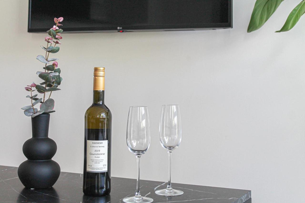 Modern Apartment - Fuer Freunde & Familien, Stadtnah, Parkplatz, E-Ladestation, Gitterbox Fuer Fahrraeder, Fitnessstudio, Digitale Gaestemappe Mit Restaurant- Und Unternehmenstipps Кобленц Екстериор снимка